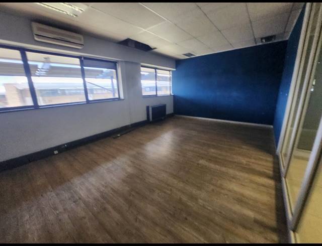 1,840M² OFFICE TO LET IN RANDJESPARK